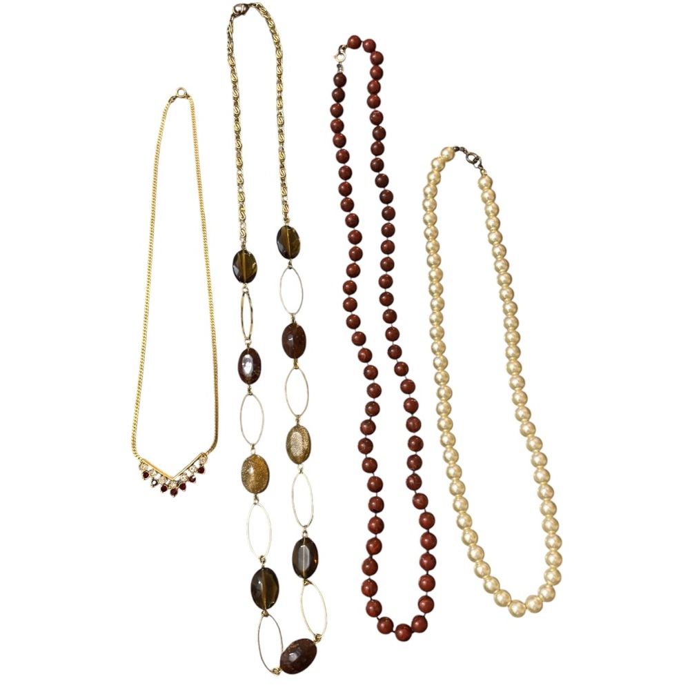 Lot of 4 Women’s Vintage Estate necklaces. Gem stones, gold toned, faux pearl